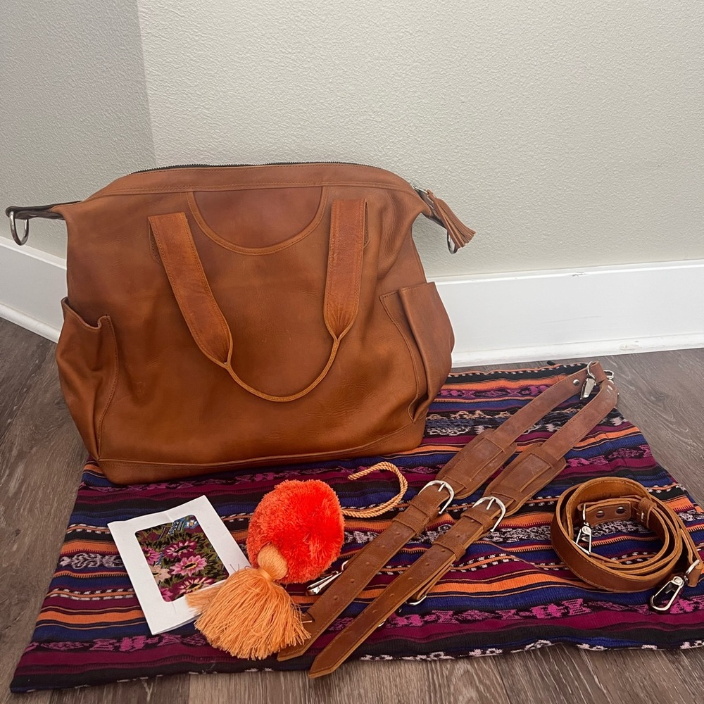 NEW Hiptipico Renegade Large Convertible Bag